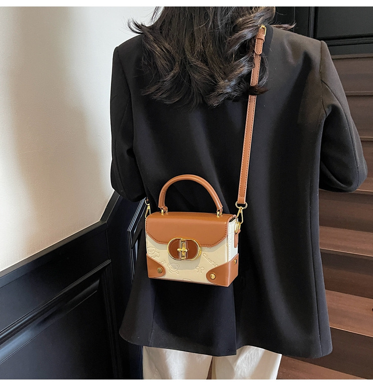 Korean-style fashionable color-blocking small square handbag with a high-quality feel, a new summer 2025 stylish and versatile women's crossbody bag undefined