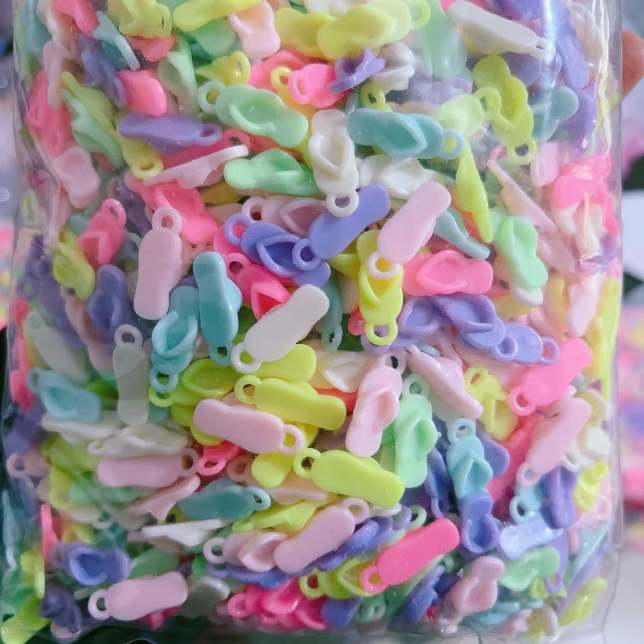 2025 Nuevas cuentas de cabello baratas en bolsa nuevas cuentas de plástico de color primavera diy gran agujero image 23