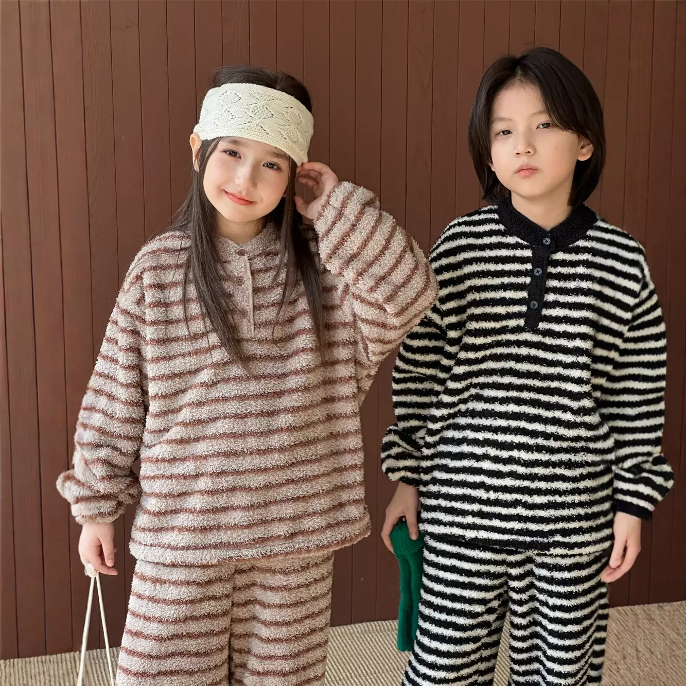 2025冬季新款韩版儿童糯叽叽舒适条纹家居服男女童保暖云朵绒套装