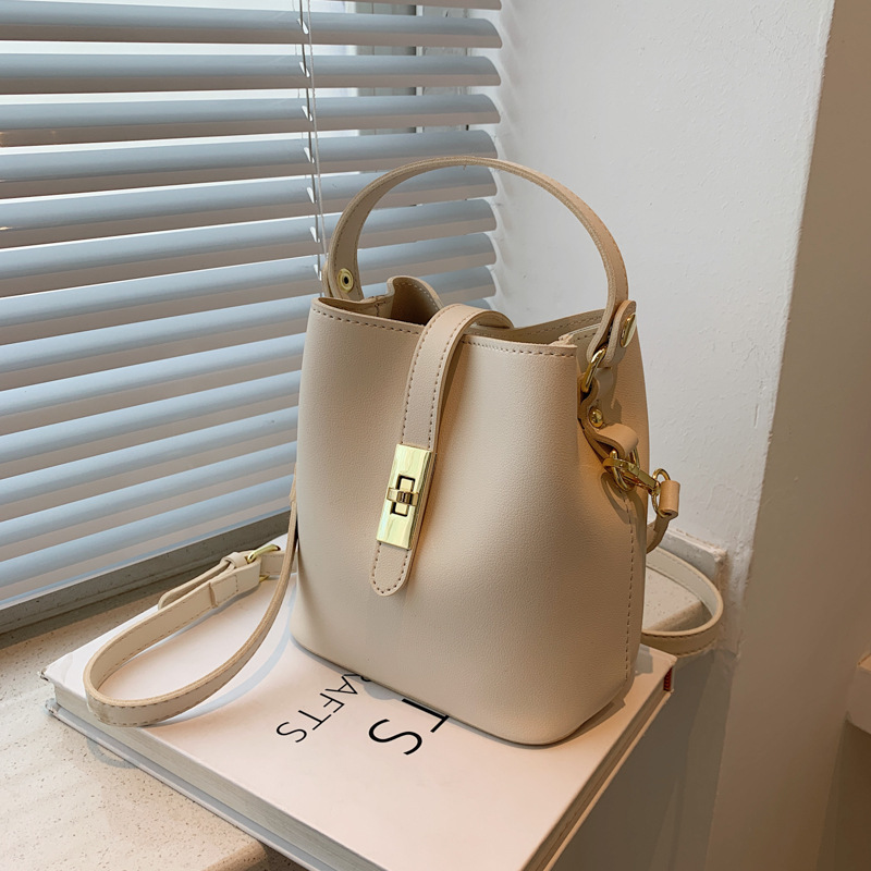 This Year's Popular Bags 2021 New Trendy Fashion Handbags for Women Summer Versatile Ins Single Shoulder Crossbody Bucket Bag This Year's Popular Bags 2021 New Trendy Fashion Handbags for Women Summer Versatile Ins Single Shoulder Crossbody Bucket Bag