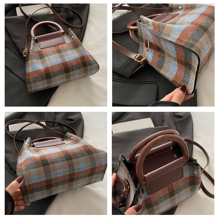 This is a trendy and stylish single-shoulder underarm bag with a contrasting color for the autumn of 2024. It features a unique design and is retro and individualistic undefined