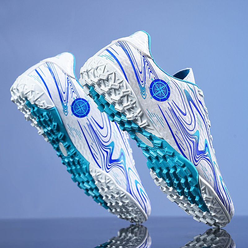 Flat-Soled Large-Size Children's Long-Spiked Soccer Shoes for Boys, Outdoor Training Shoes with Small Studs for Primary and Secondary School Students, Youth Sports Shoes Flat-Soled Large-Size Children's Long-Spiked Soccer Shoes for Boys, Outdoor Training Shoes with Small Studs for Primary and Secondary School Students, Youth Sports Shoes