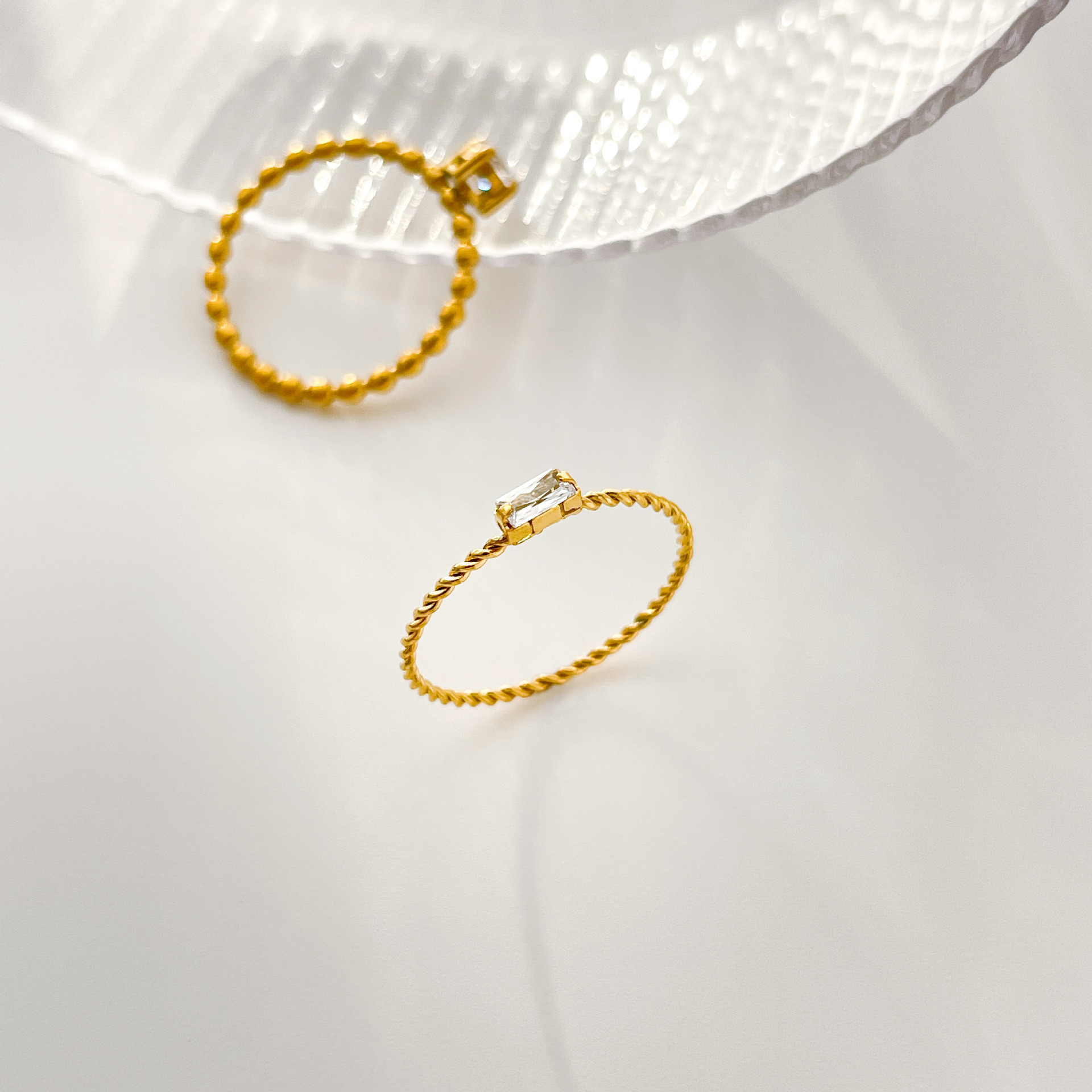 Daily Occasion Titanium Steel Material Simple Style Solid Color Titanium Steel Inlay Zircon Rings