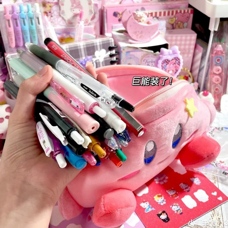 Плюшевый пенал (Sanrio) — вместительный kawaii с молнией, мягкий плюш, розовый