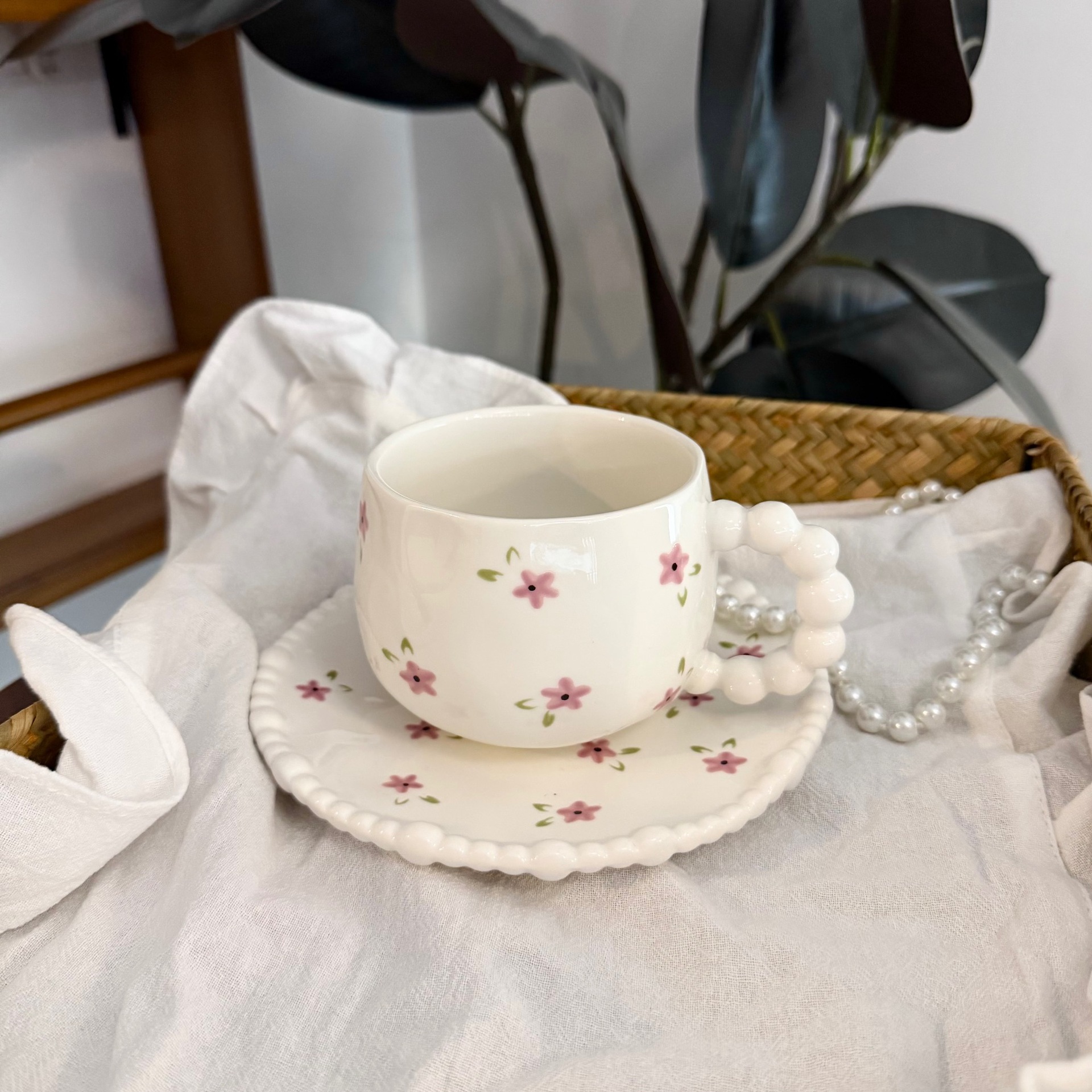 Ins estilo francés mano irregular cerámica taza de café plato mango de cuentas amor plato de té de la tarde taza transfronteriza