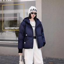 2025冬季休泡芙短款连帽90羽绒服女厚款白鸭绒球团绳结面包服外套