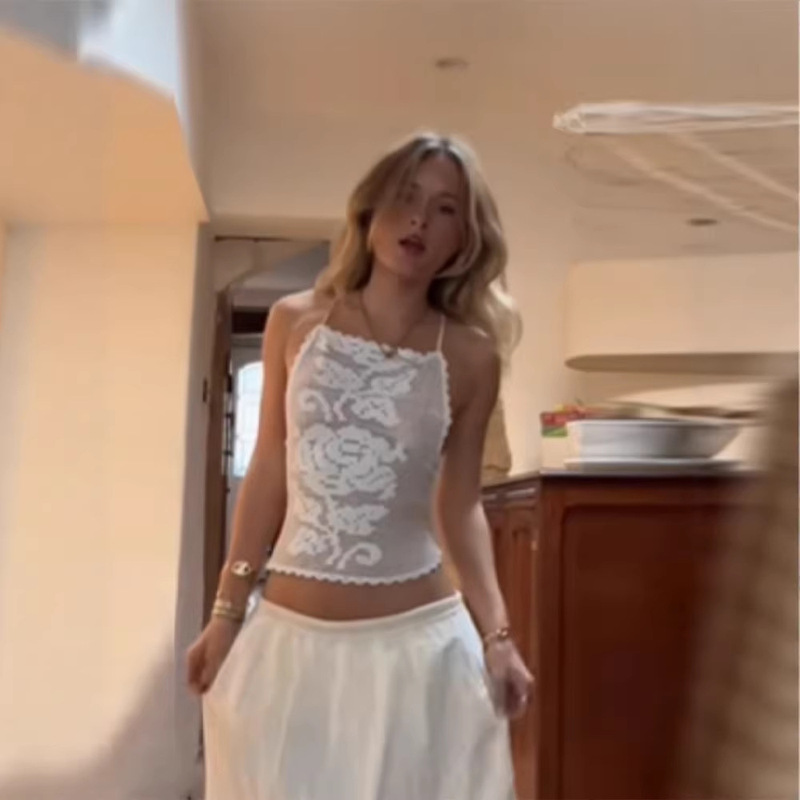 Cross-Border 2026 Spring/Summer New Women's White Crochet Hollow-Out Camisole French Gentle Style Short Top Cross-Border 2026 Spring/Summer New Women's White Crochet Hollow-Out Camisole French Gentle Style Short Top