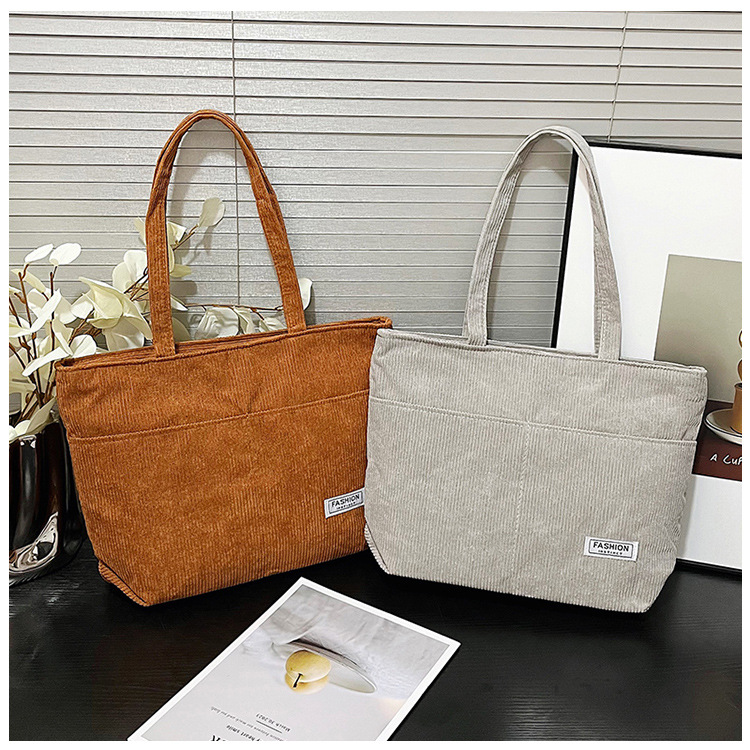 The fashionable and retro bucket bag for women, the new large-capacity versatile crossbody bag for women, and the trendy and elegant tote bag for women are selling well undefined
