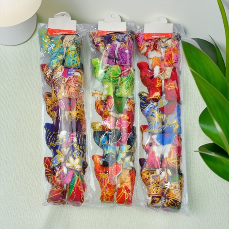 人気の旅行記念品ギフトバッグ、ペンダント、クリエイティブな手作り花布製小象キーホルダー|undefined