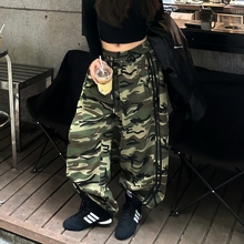 秋冬新款女迷彩卫裤松紧腰阔腿裤哈伦裤宽松显瘦街舞动束脚长裤