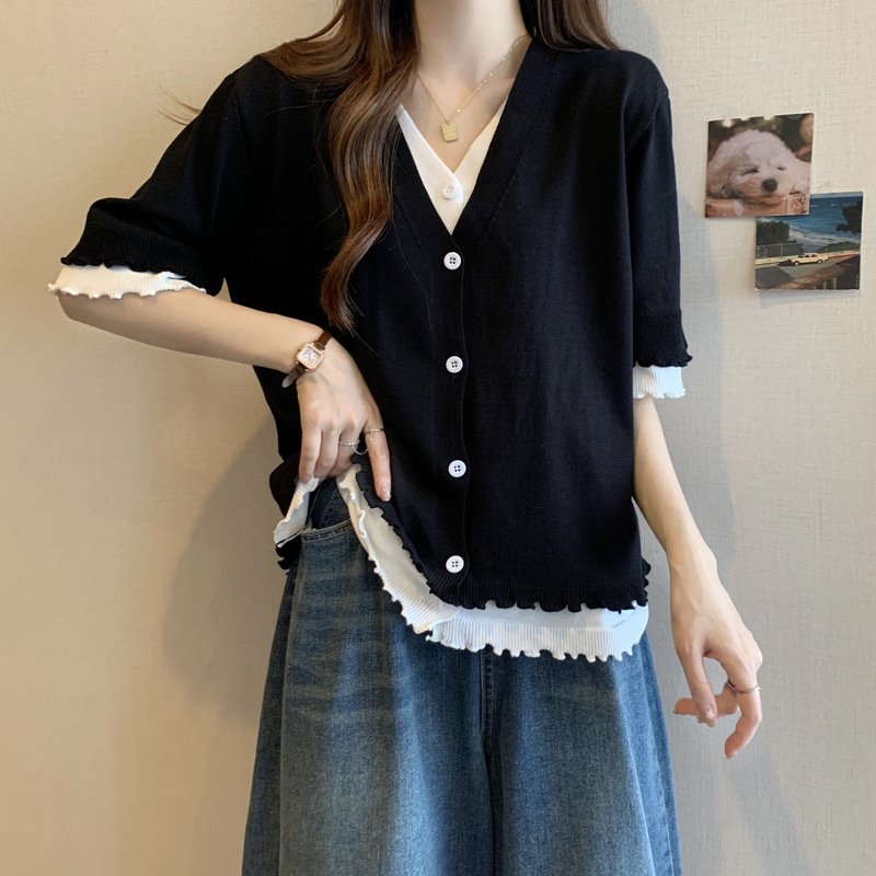Plus-Size Vintage Style Faux Two-Piece V-Neck Knit Top for Women, Summer Elegant Design for Curvy Figures, Color-Blocking Slimming Short-Sleeve Top with Paper Yarn