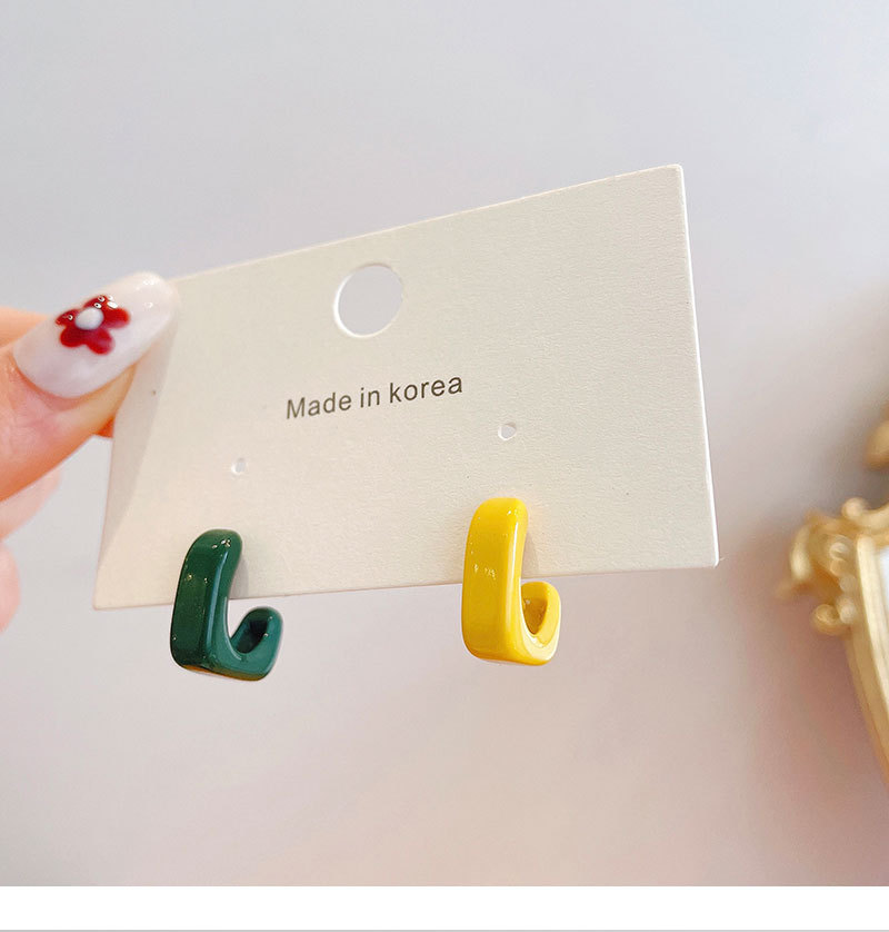 Nihaojewelry wholesale jewelry new retro contrast color geometric short resin earrings