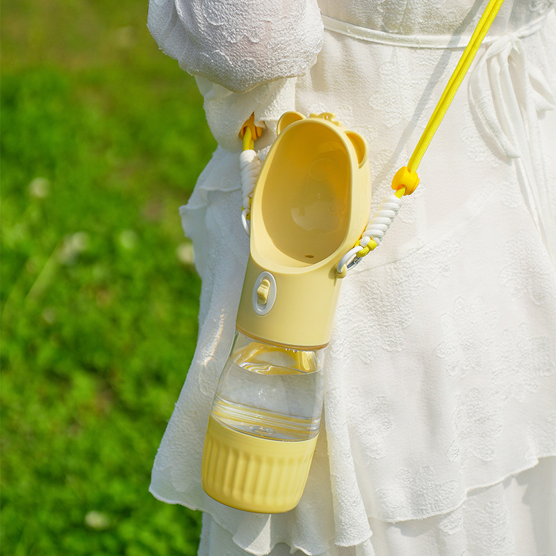 Taza para mascotas, taza de agua portátil para perros, taza de agua para salir, taza para beber para mascotas con mensajero, taza de agua para pasear al perro al aire libre