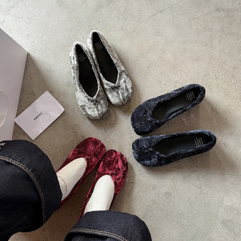 Zijin'S~Palace Banquet~French-Style Light Retro Velvet Shallow-Toe Split-Toe Ballet Flats Spring Collection~