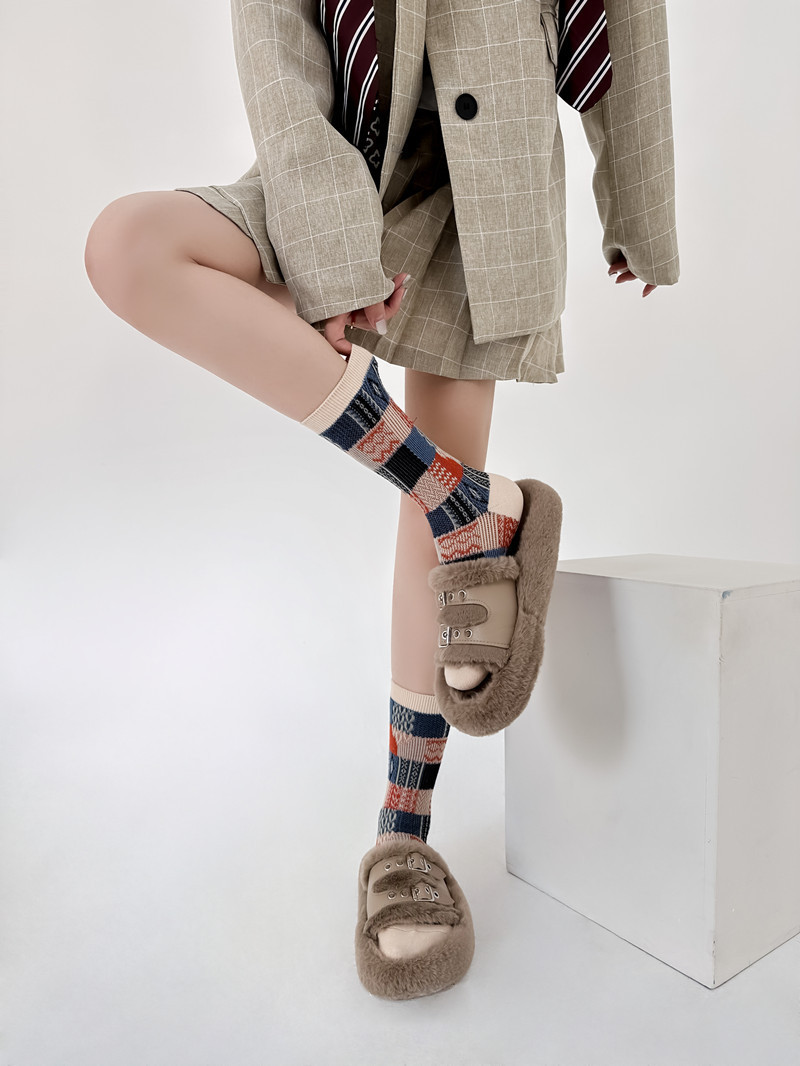 Unisexe Style Japonais Bloc De Couleur Coton Crew Socks Une Paire display picture 2