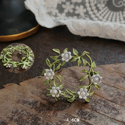 Yaxa sancaqları | Hand-Painted Enamel Leaf Brooch - style-12