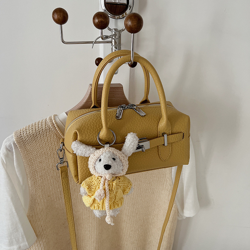 2026 New Niche Design Boston Bag For Women Luxury Feel Plush Rabbit Pendant Large Capacity Shoulder Commuter Bag - Thumbnail 8