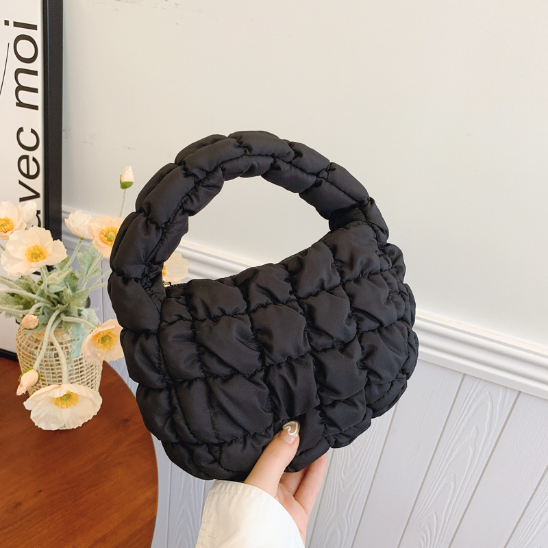 펜던트가 없는 블랙