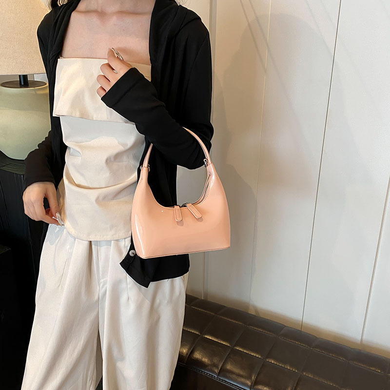 Niche Fashion Glossy Texture Handbag For Women 2025 New Banquet Small Square Bag Simple Commuter Underarm Bag - Thumbnail 4