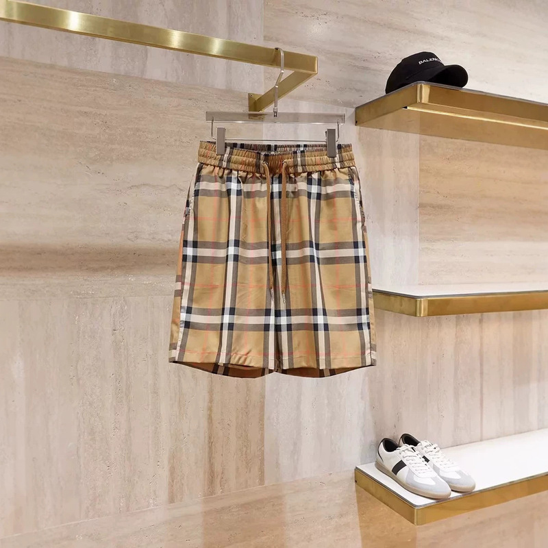 Foreign Trade Trendy Brand Light Luxury Burberry Plaid Men's Shorts Summer Loose Striped Cotton Jacquard Beach Shorts Foreign Trade Trendy Brand Light Luxury Burberry Plaid Men's Shorts Summer Loose Striped Cotton Jacquard Beach Shorts