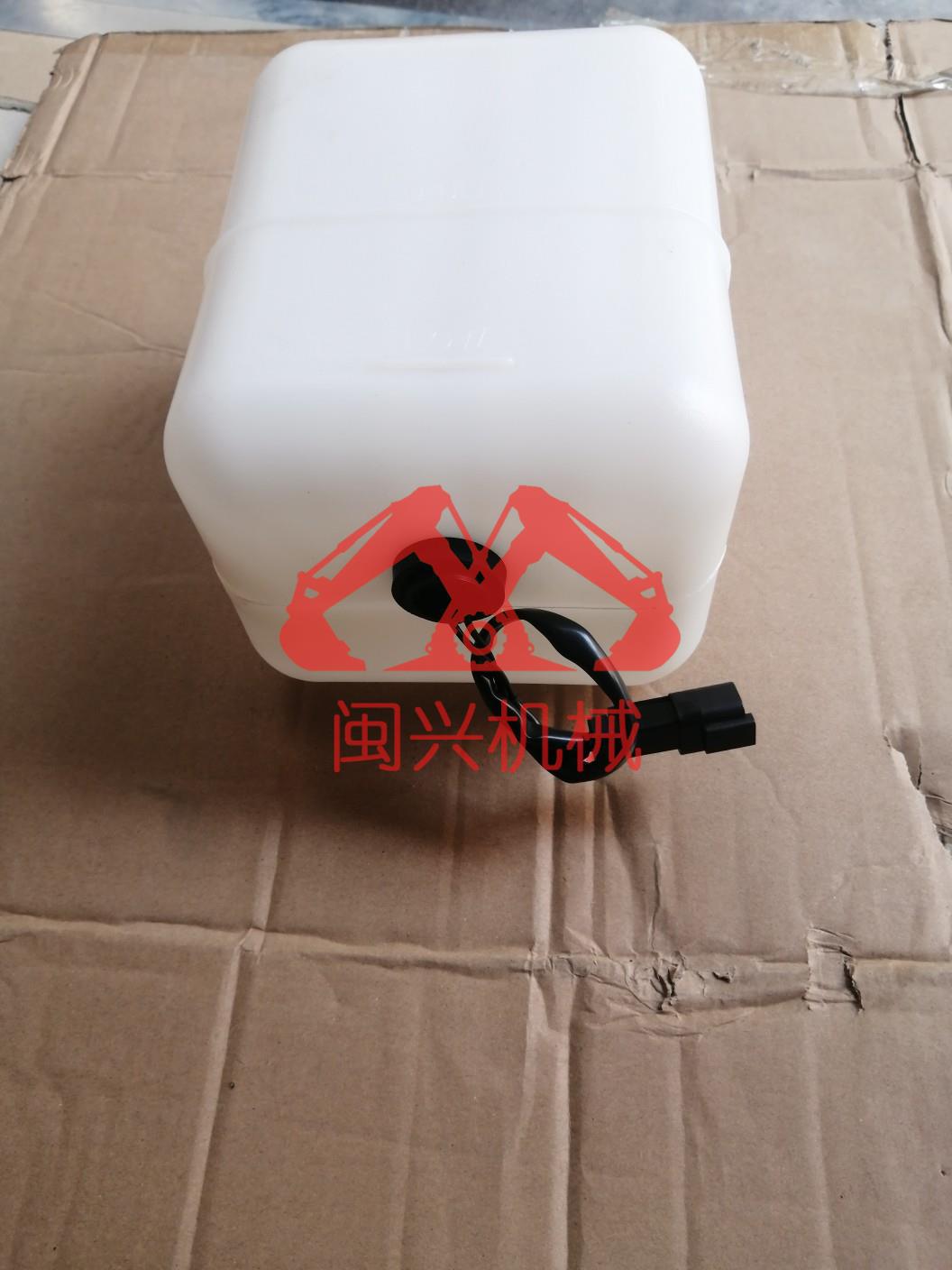 适用卡特挖掘机副水壶E323324329312320BCD钩机副水箱回水壶