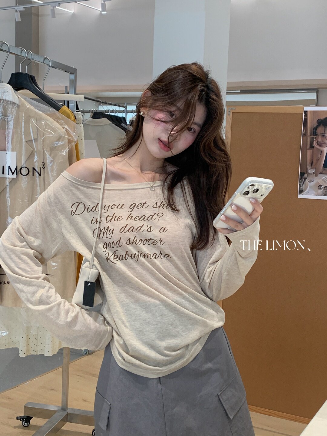 Áo thun nữ tay dài cổ tròn in chữ, phong cách Hàn Quốc, chất liệu cotton thoáng mát — màu đen, màu trắng, màu xám, màu vàng chi tiết 29