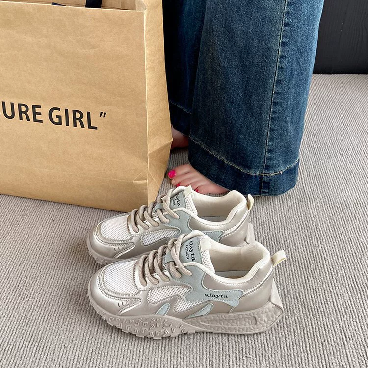 Модные повседневные удобные легкие спортивные кроссовки для женщин 2025 лето новые сетчатые дышащие легкие кроссовки в стиле "dad shoes"