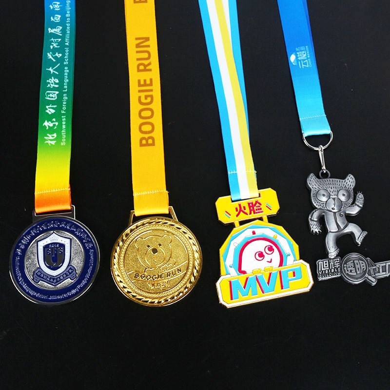 Metal medalla conmemorativa haciendo maratón escuela deportes medalla oro plata cobre listado medalla personalizada haciendo
