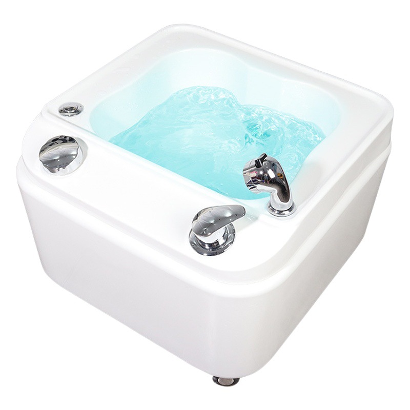 Bañera acrílica para pies con función de masaje y calefacción a temperatura constante.