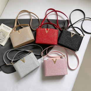 �߼��|�����ذ�2025�ļ��¿���������˼y�μ����Ƭ�߼yб���Ů