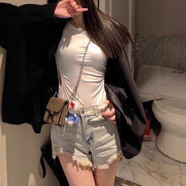2025新款设计感毛边破洞牛仔短裤女夏季美式辣妹高腰直筒热裤子潮