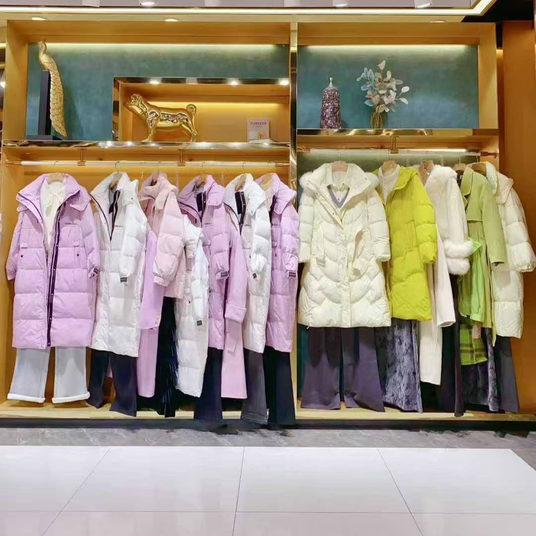 25冬魔美名作专柜撤柜高级风羽绒服风衣外套套装品牌折扣现货批发