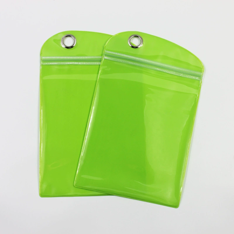 Индивидуальная упаковка для полотенец: зеленый пакет на молнии с самозакрывающимся клапаном для спортивных полотенец, с крючком, для охлаждающих полотенец.