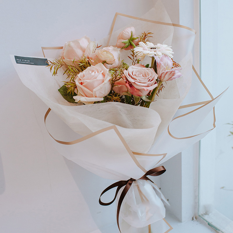 Borde dorado película de gelatina papel mate translúcido papel de embalaje de flores impermeable tienda de flores ramo floral Bolsa De Rosa material de la flor