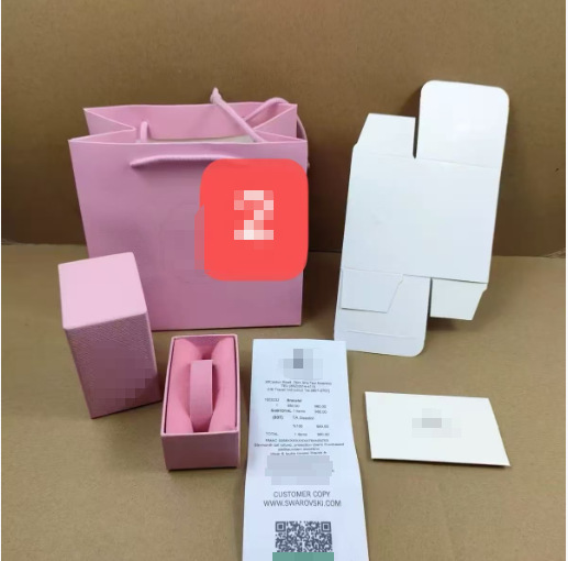 Caja para pulsera rosa.