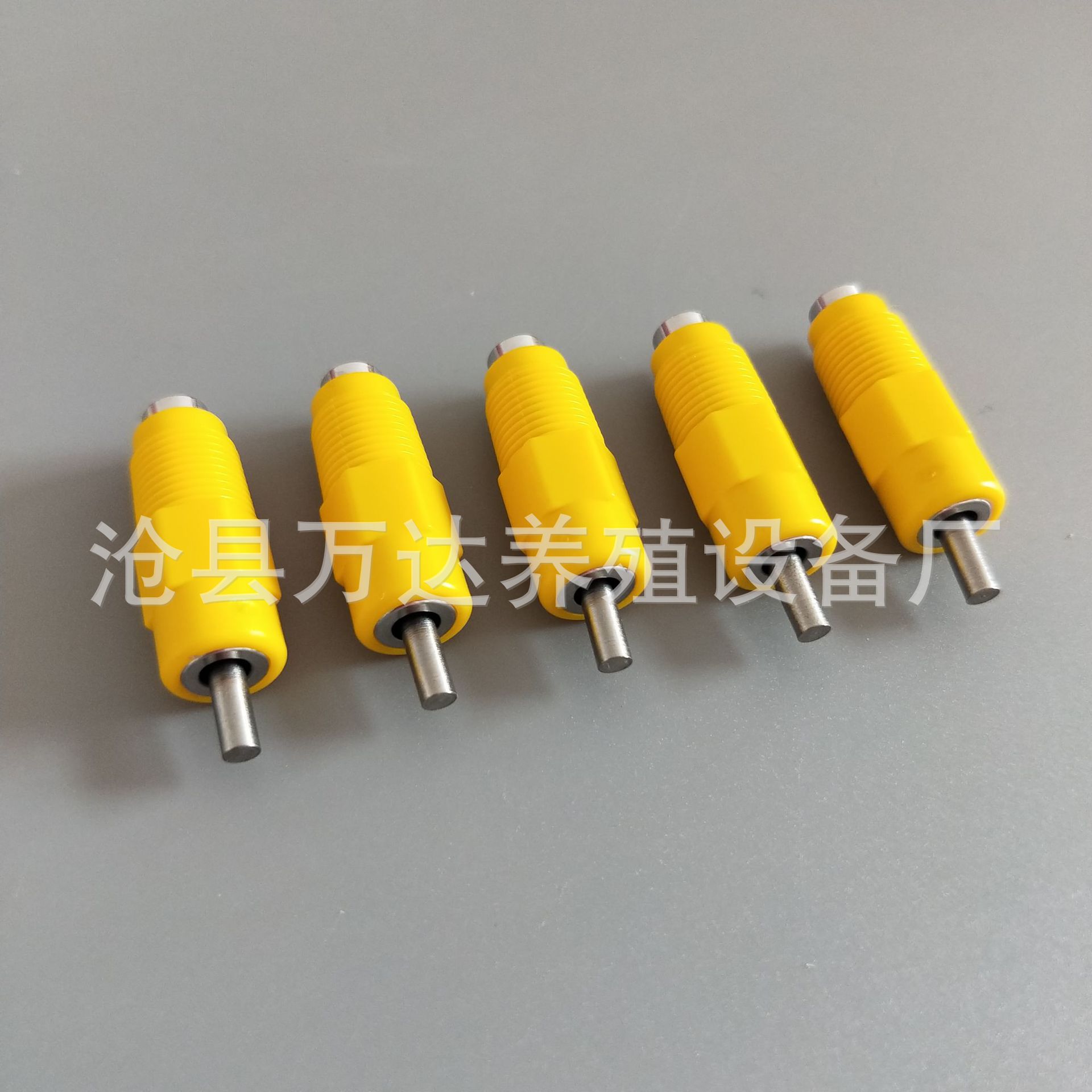 Factory direct supply of nipple type waterer for chickens