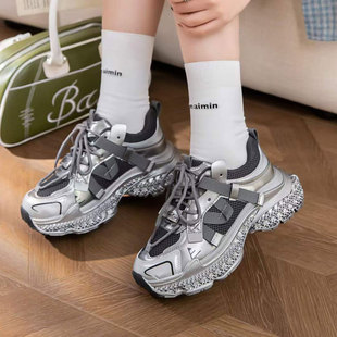 ��Ƥ�W��͸�ⳬ��ը��2026�¿����ϵ�ЬŮ���m�ٴ����e�\��Ь��