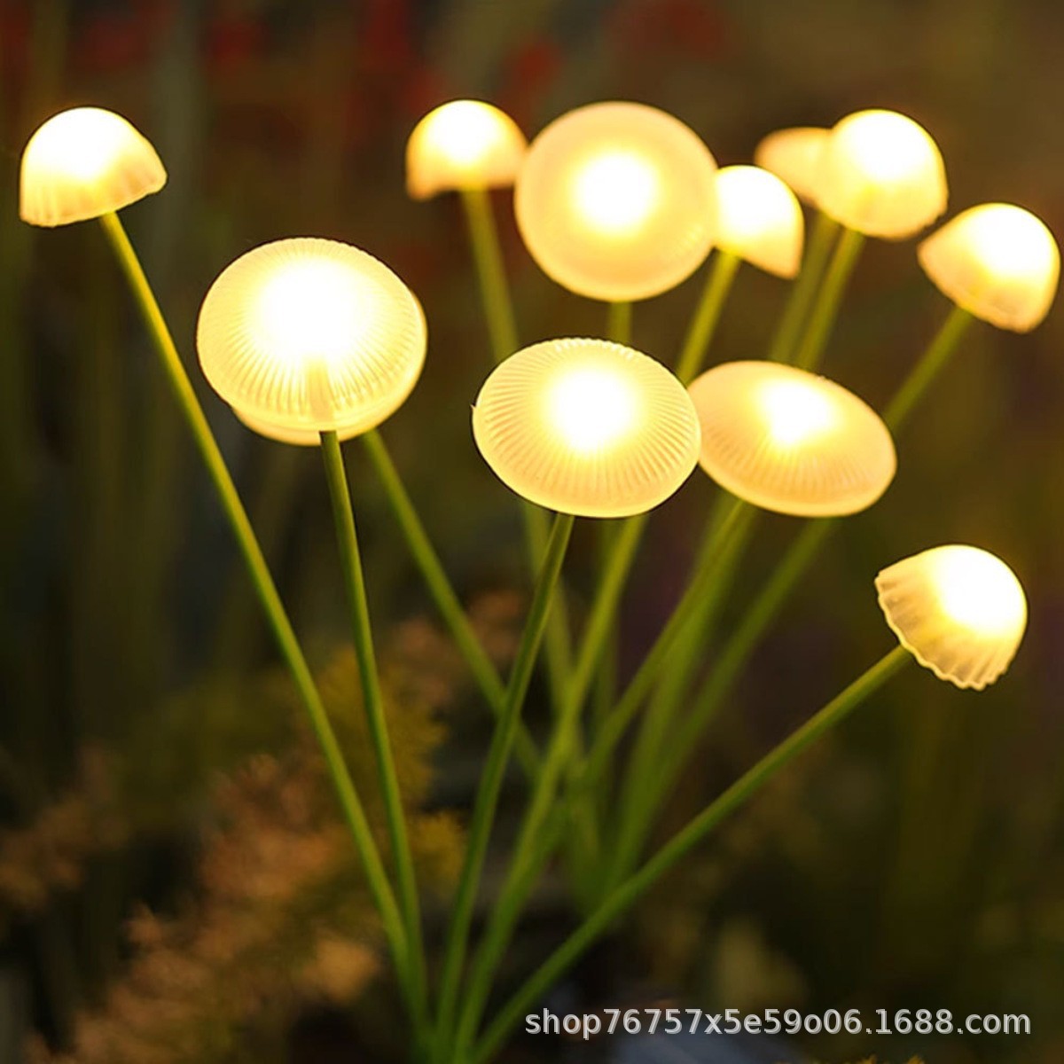 Solar-powered mushroom-shaped outdoor courtyard landscape ambient light, garden balcony colored light, lawn decoration.