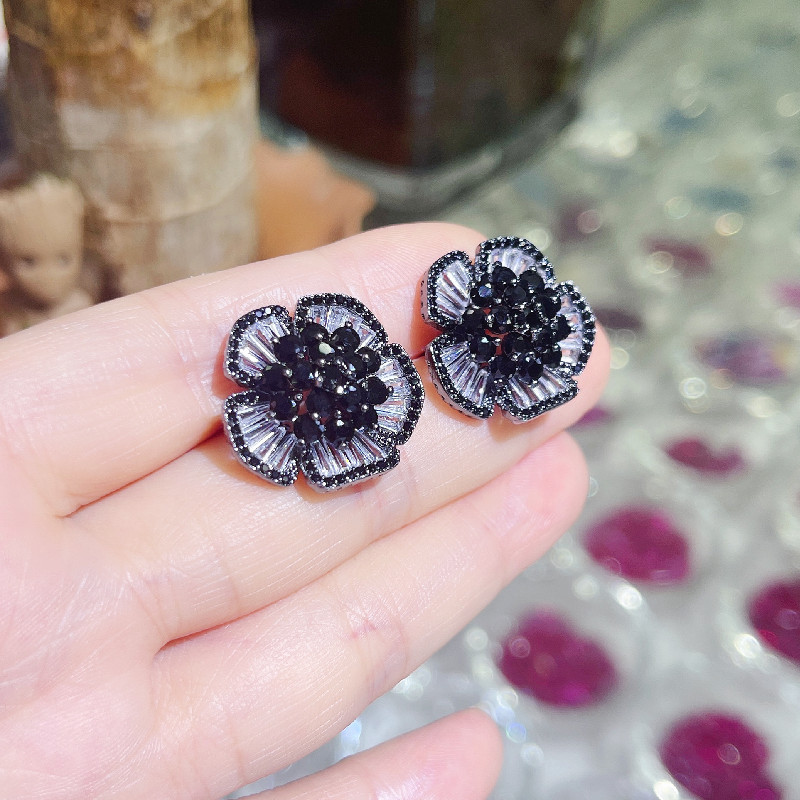Flower Pattern Women'S Gender Plating, Inlay Design 1 Pair Sweet Simple Style Flower Plating Inlay Copper Zircon Drop Earrings