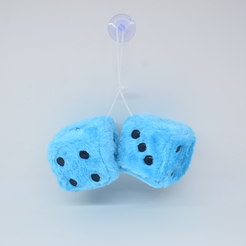 Amazon transfronteriza 7,5 cm de largo Punto de estampado en caliente de lana dados de peluche Cubo de juguete colgante de coche colgar tamiz
