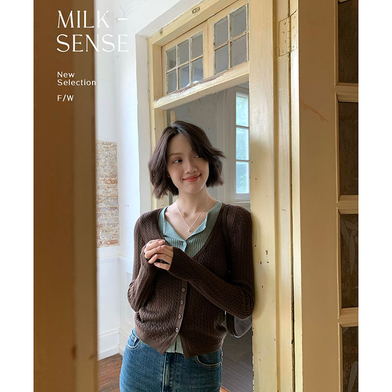 Early Spring Companion! Beautiful Color Scheme~ Super Slimming and Soft, Faux Two-Piece Fine Cable Knit V-Neck Color-Block Cardigan