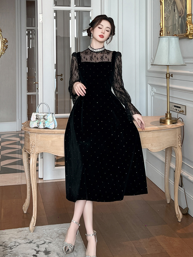 Đầm nhung đính kim cương cổ tròn eo thả dáng giả hai lớp — đen