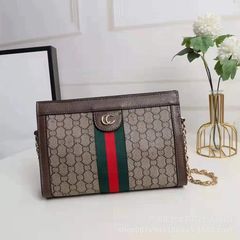 ロゴ付きの新しい多用途の女性用チェーンバッグ、ハイエンドの菱形脇の下バッグ、クリップバッグ、ファッショナブルなショルダークロスボディバッグ