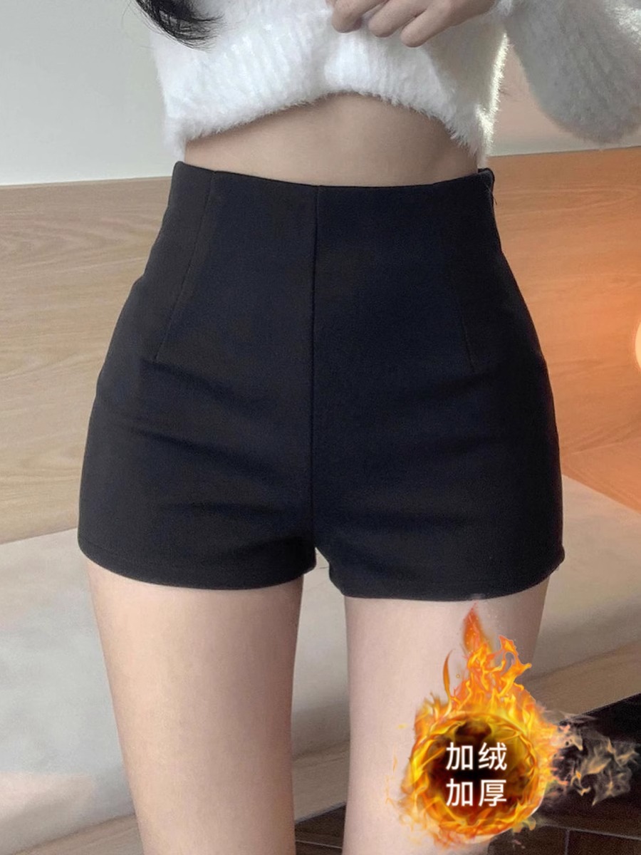 黒の裏起毛ショートパンツ レディース 2025年秋冬新作 ハイウエスト 着痩せ効果 ニッチなAライン おしゃれなインナーパンツ