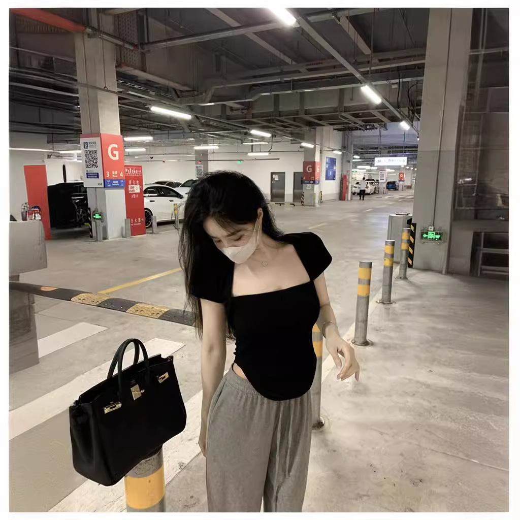 Camiseta blanca de manga corta con cuello cuadrado para mujer, nuevo estilo de verano 2026, top sexy de diseño ajustado, camiseta básica.