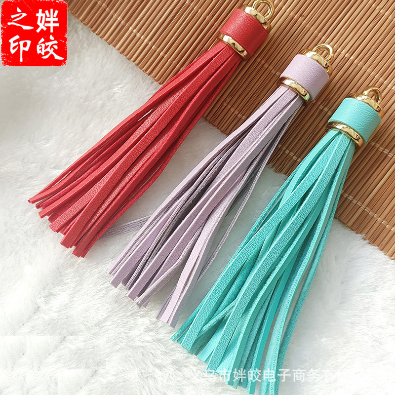 10cm gold leather tassel same background color slender leather hanging spike silicone beads bracelet keychain Accessories Wholesale 10cm gold leather tassel same background color slender leather hanging spike silicone beads bracelet keychain Accessories Wholesale