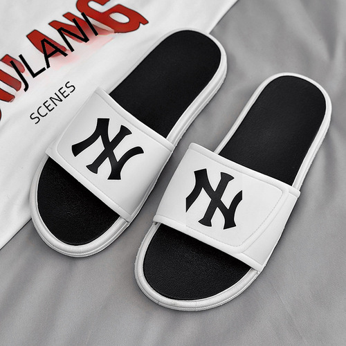 2024 New Men's Summer Trendy Fashion Outdoor Wear Outdoor Beach Sandal Slippers Home Use Indoor Slippers for Men and Women