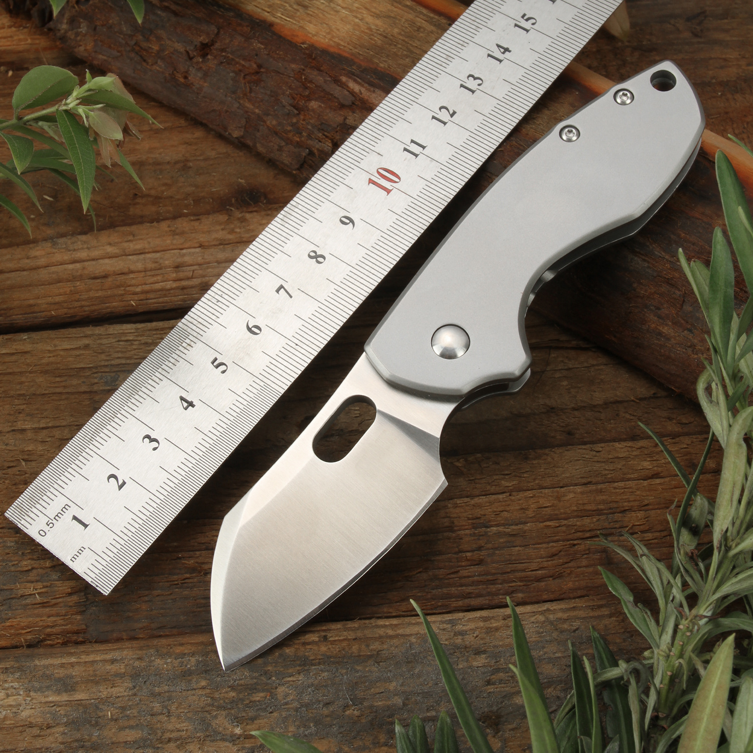 高硬度锋利折刀水果刀户外刀具防身野外求生刀随身小刀野外折叠刀