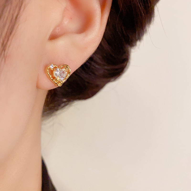 13g Weight 925 Sterling Silver Ear Needle Material Ear Studs Classification 1 Set Quantity Holiday, Banquet, Daily Occasion Copper Material Heart Shape Pattern All Seasons Season Women's Gender Simple Style Style 1 Set Simple Style Heart Shape Copper Ear Studs 6
