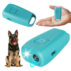 アマゾンの人気LED超音波シングルヘッドのミニトレーニング犬器携帯型吠え防止器屋外犬よけ器クロスボーダー